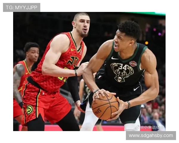 密尔沃基雄鹿与对手激烈对抗 新赛季首场大战精彩回顾