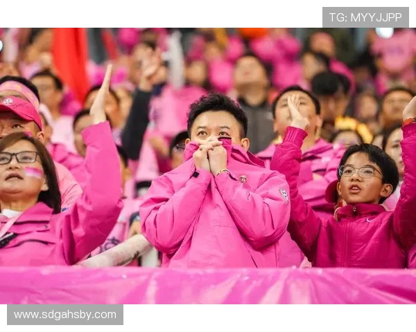 南京足球队与西安足球队赛后复盘团队协作的成功与不足分析